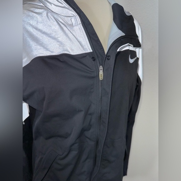 Nike Shieldrunner 3M Flash Full Zip Jacket size small - Picture 13 of 14